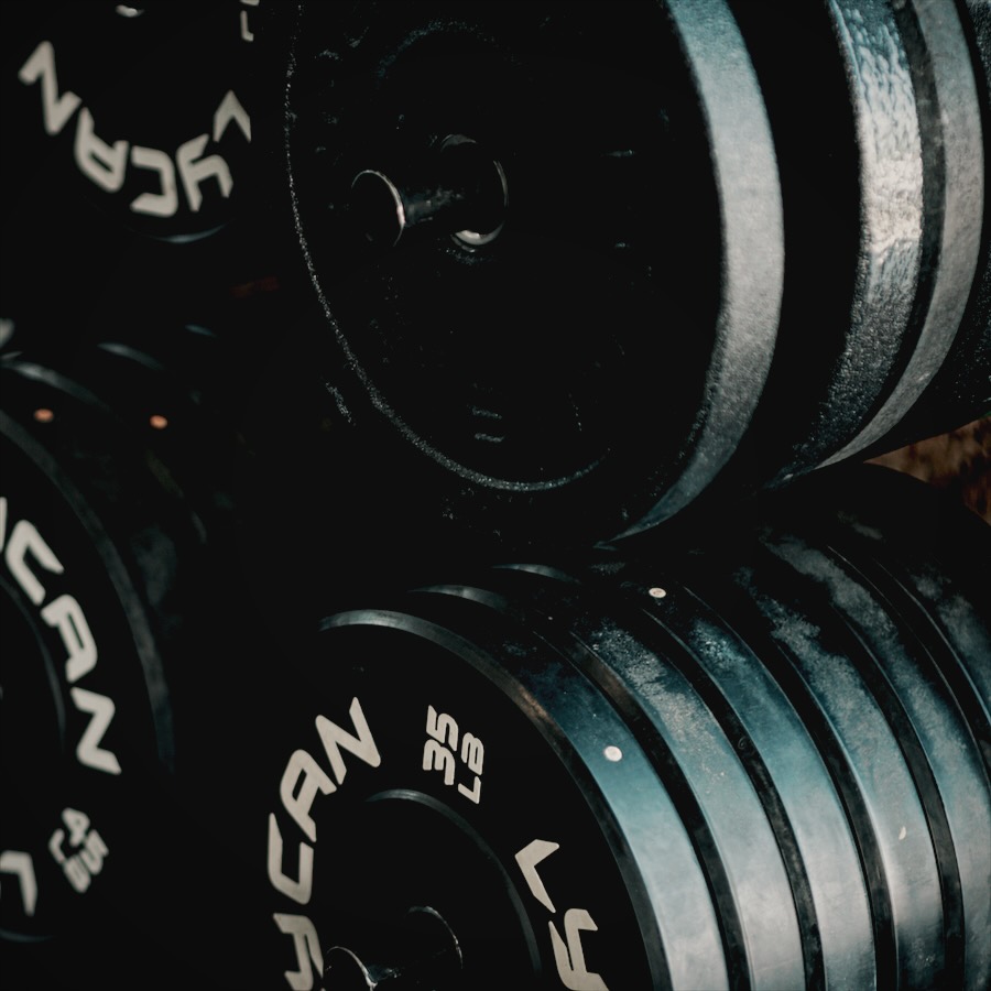 Stacked bumper plates